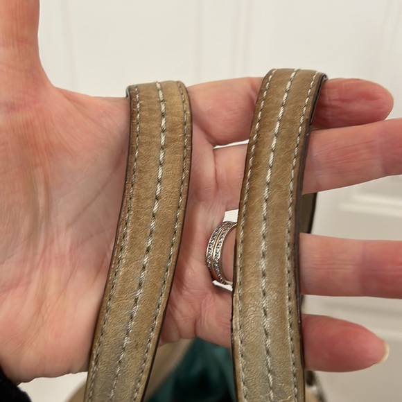 Large signature canvas Coach crossbody bag - Picture 8 of 11